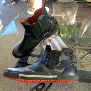 Boys Joules Green Camo Rain Boots Size 11